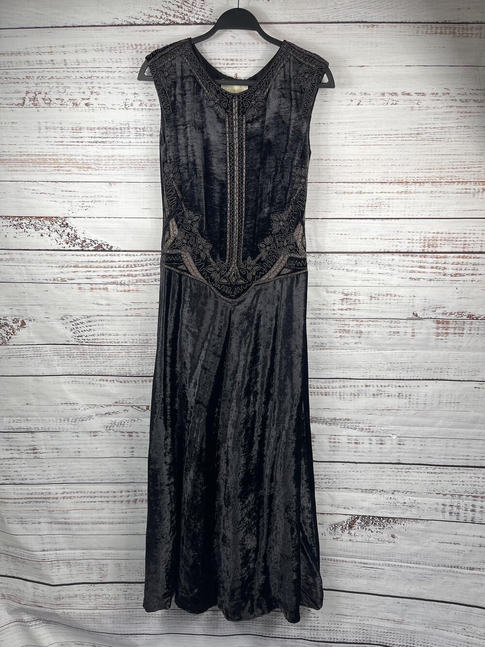 Mondi Dress Women's 38 US SZ 8 Black Beaded Crushed Velvet Sleeveless Maxi Gown - Picture 1 of 10